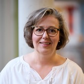 Das Bild zeigt eine Frau S. Kadelka